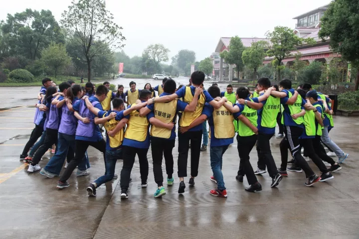 圖丨骨干員工首期班團(tuán)隊(duì)拓展精彩瞬間