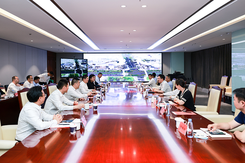 合肥市蜀山區(qū)委副書(shū)記、區(qū)長(zhǎng)楊森一行深入新華控股集團(tuán)調(diào)研指導(dǎo)！