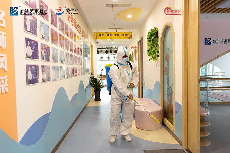 筑牢“防疫墻”，護(hù)好“一校人”